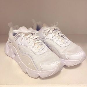 Nike womens Ryz 365 2 white
